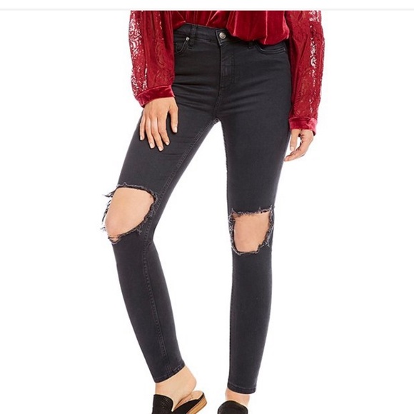 Free People Denim - Free people busted knee carbon jeans size W31